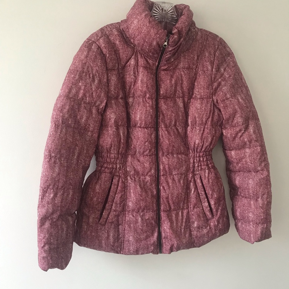 Simply styled puffer jacket